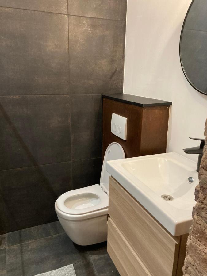Au P'Tit Cachot Apartamento Vaux-sur-Sure Exterior foto
